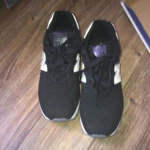 New Balance size 7y 8.5 women